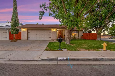643 Ave J6 E, Lancaster, CA 93535 photo 1
