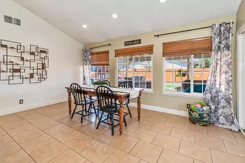 643 Ave J6 E, Lancaster, CA 93535 photo 21