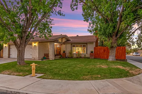 643 Ave J6 E, Lancaster, CA 93535 photo 2