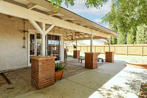 643 Ave J6 E, Lancaster, CA 93535 photo 10