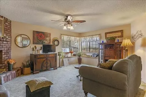 19851 Piedra Dr, Tehachapi, CA 93561 photo 5