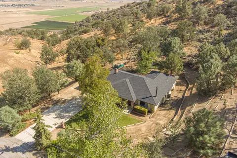 26250 Big Sky Ct, Tehachapi, CA 93561 photo 3