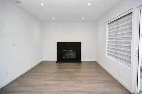810 Jason Ct, Lancaster, CA 93534 photo 2