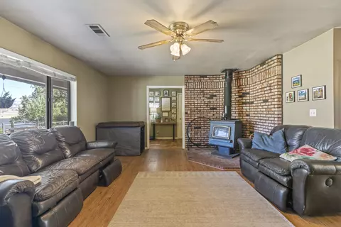 23291 Dart Dr, Tehachapi, CA 93561 photo 7