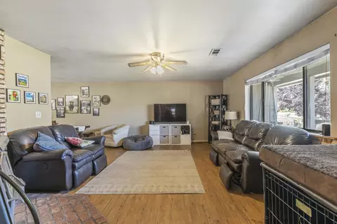 23291 Dart Dr, Tehachapi, CA 93561 photo 5