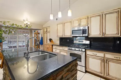 2129 Bend Ave, Lancaster, CA 93535 photo 15