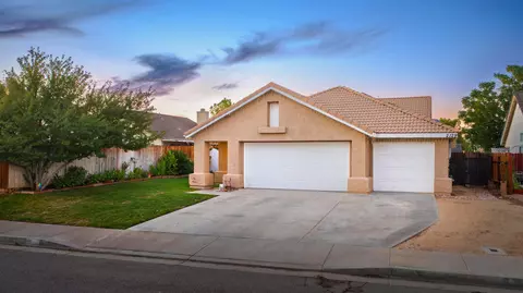 2129 Bend Ave, Lancaster, CA 93535 photo 3