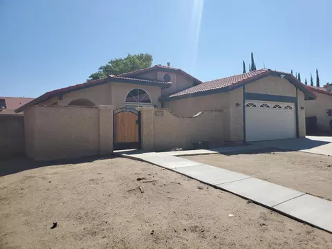 43730 Rogier St, Lancaster, CA 93535 photo 3
