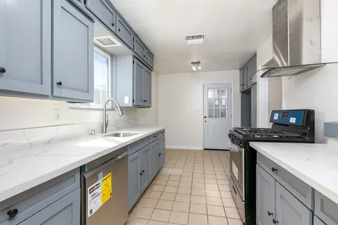 37853 E 11th St, Palmdale, CA 93550 photo 3