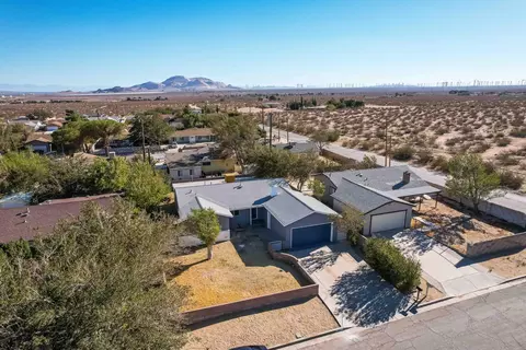 2882 Benito Ave, Mojave, CA 93501 photo 8