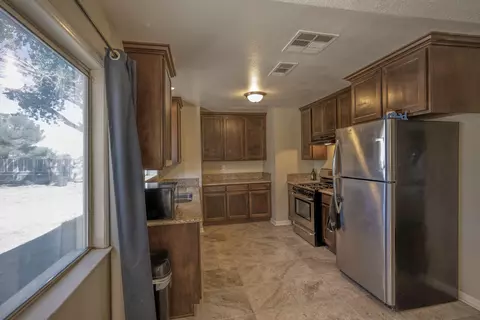 40567 E 178th St, Lancaster, CA 93535 photo 6