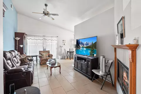 2512 E Lingard St, Lancaster, CA 93535 photo 9