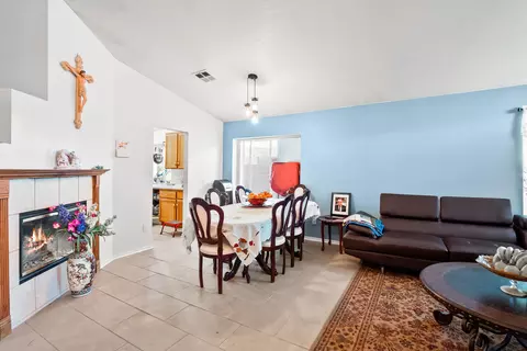 2512 E Lingard St, Lancaster, CA 93535 photo 5