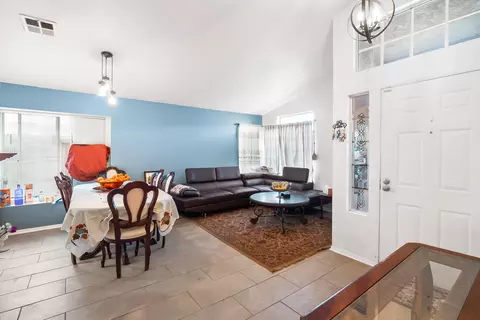 2512 E Lingard St, Lancaster, CA 93535 photo 4