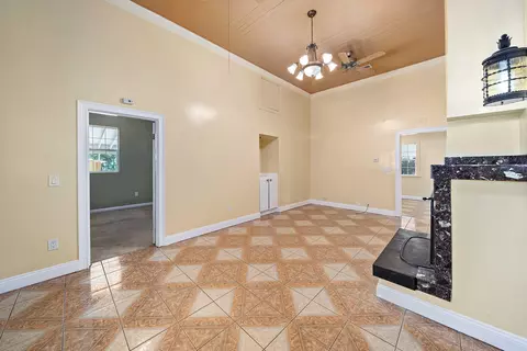 105 W I St, Tehachapi, CA 93561 photo 19