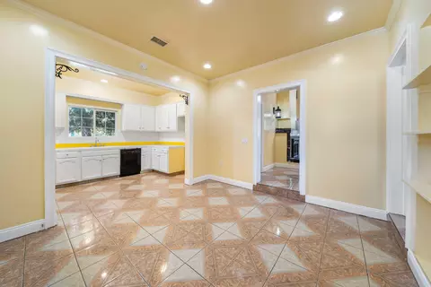 105 W I St, Tehachapi, CA 93561 photo 5