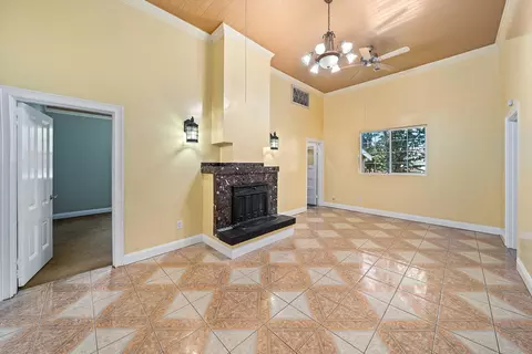 105 W I St, Tehachapi, CA 93561 photo 17