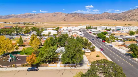 105 W I St, Tehachapi, CA 93561 photo 4