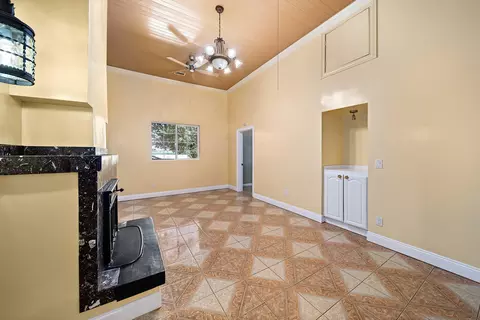 105 W I St, Tehachapi, CA 93561 photo 16