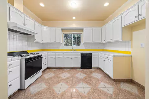 105 W I St, Tehachapi, CA 93561 photo 7