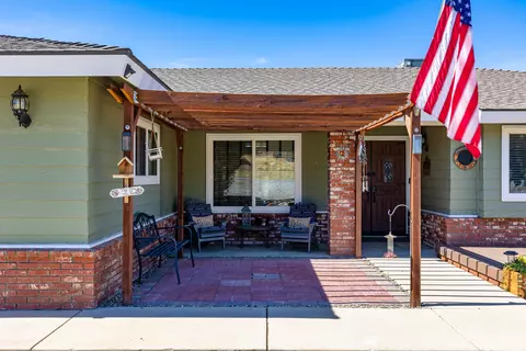 18181 Bowie St, Tehachapi, CA 93561 photo 5