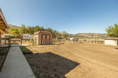 23001 Homestead Way, Tehachapi, CA 93561 photo 32