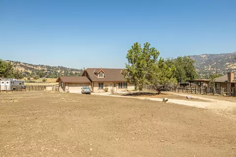 23001 Homestead Way, Tehachapi, CA 93561 photo 3
