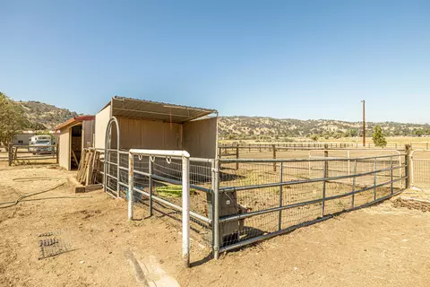 23001 Homestead Way, Tehachapi, CA 93561 photo 38