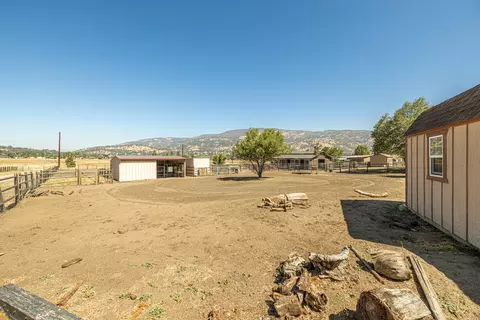 23001 Homestead Way, Tehachapi, CA 93561 photo 8