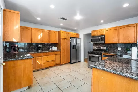 44021 Fig Ave, Lancaster, CA 93534 photo 10