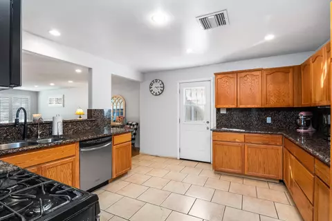 44021 Fig Ave, Lancaster, CA 93534 photo 12