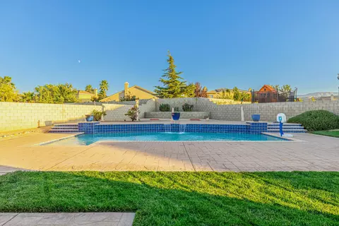 41734 Firenze St, Lancaster, CA 93536 photo 2
