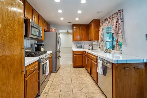 2709 Bel Cir, Simi Valley, CA 93063 photo 13