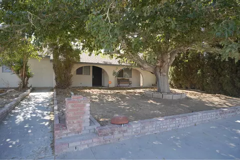 2860 Arroyo Ave, Mojave, CA 93501 photo 2