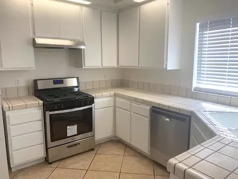 44173 Devol St E, Lancaster, CA 93535 photo 4
