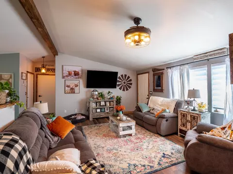 25404 Stable St, Tehachapi, CA 93561 photo 4