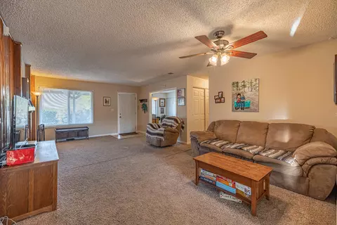 20430 Dawn Ave, Tehachapi, CA 93561 photo 9