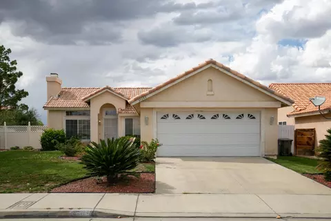 37043 57th St E, Palmdale, CA 93552