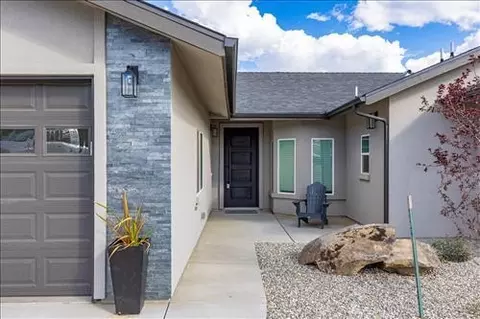 22306 Fontana St, Tehachapi, CA 93561 photo 2