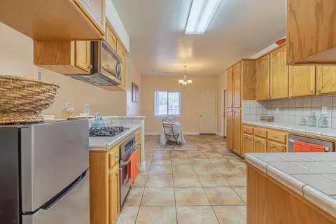 22809 Clover Springs Pl, Tehachapi, CA 93561 photo 6