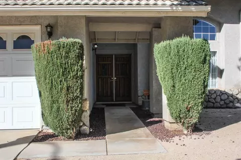 43447 Carpenter Dr, Lancaster, CA 93535 photo 2
