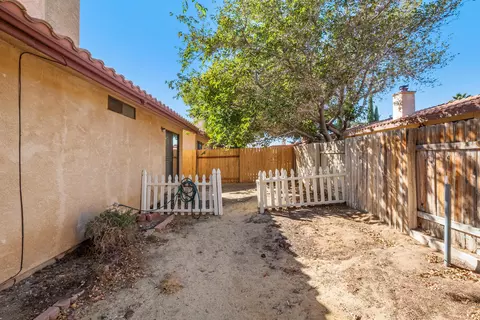 14329 Dover Dr, Mojave, CA 93501 photo 23