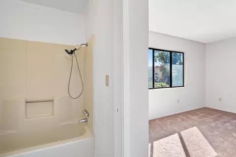 14329 Dover Dr, Mojave, CA 93501 photo 17