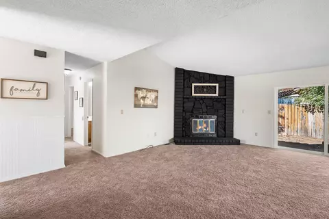 14329 Dover Dr, Mojave, CA 93501 photo 3