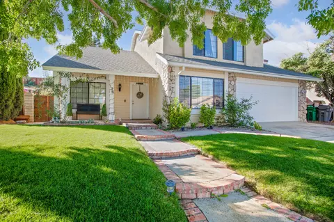 136 Horizon Rd, Palmdale, CA 93550 photo 1