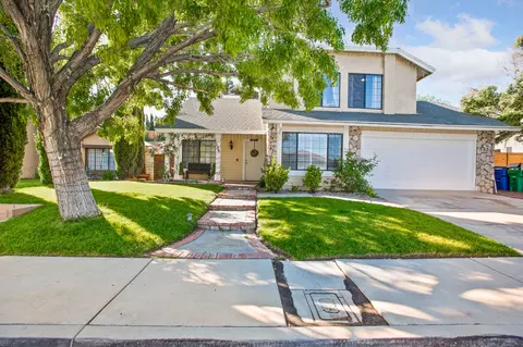 136 Horizon Rd, Palmdale, CA 93550 photo 2