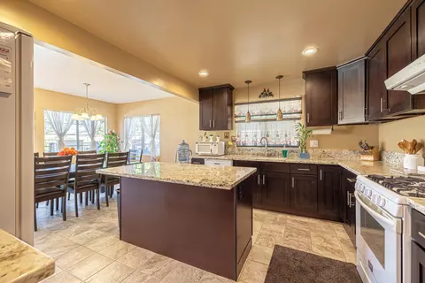 1021 Morven St, Lancaster, CA 93535 photo 3
