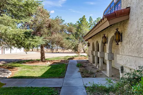 8051 Ave B-10 W, Lancaster, CA 93536 photo 5