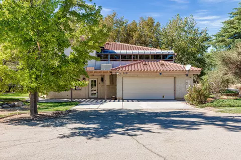 8051 Ave B-10 W, Lancaster, CA 93536 photo 2