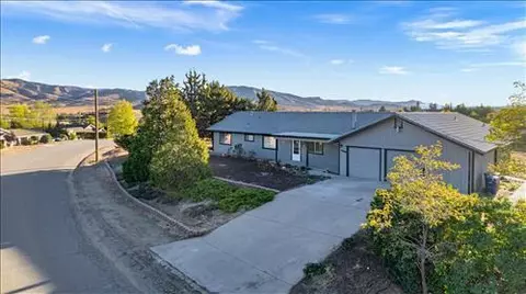 21900 San Gabriel Dr, Tehachapi, CA 93561 photo 3
